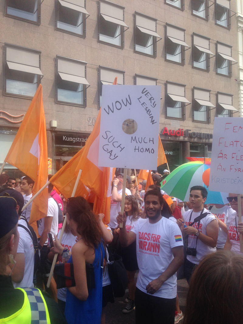 Illustration for article titled My photos from the biggest pride parade in Sweden!